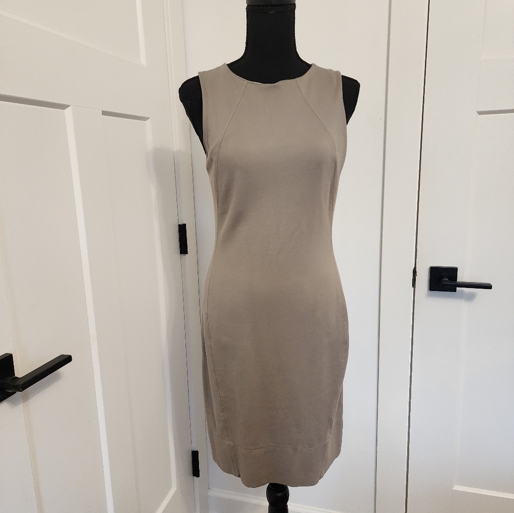Aritzia Babaton Miguel Dress Size 10 GRAY